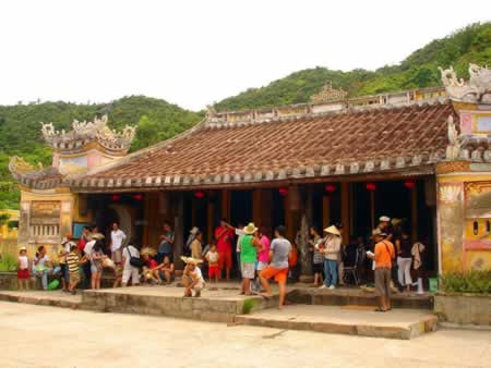 Chùa Hải Tạng tại thôn Bãi Ông